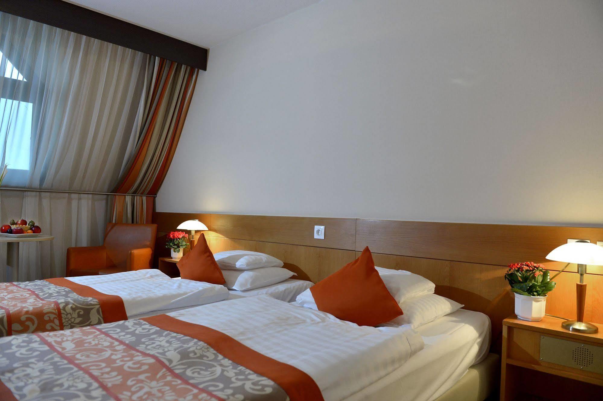 Hotel Sopron Extérieur photo